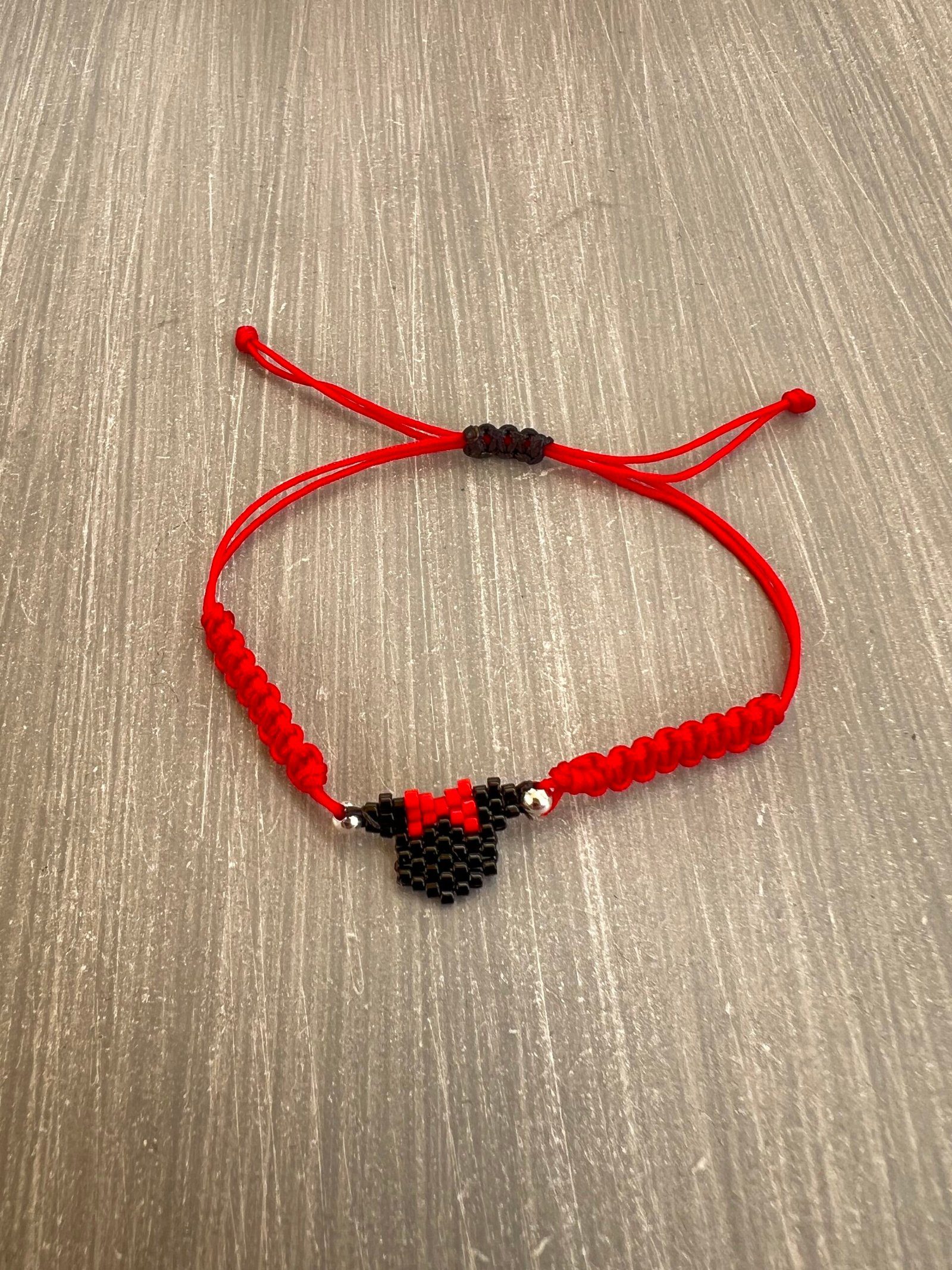 BRA113W-scaled-1.jpeg Βραχιόλι μακραμέ με την Minnie κεντημένη με χάντρες Miyuki - Image 1