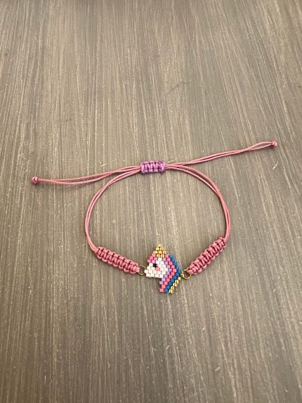 Βραχιόλι μακραμέ με μονόκερο κεντημένο με χάντρες Miyuki