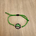 Βραχιόλι μακραμέ με τον πράσινο Toαd κεντημένο με χάντρες Miyuki