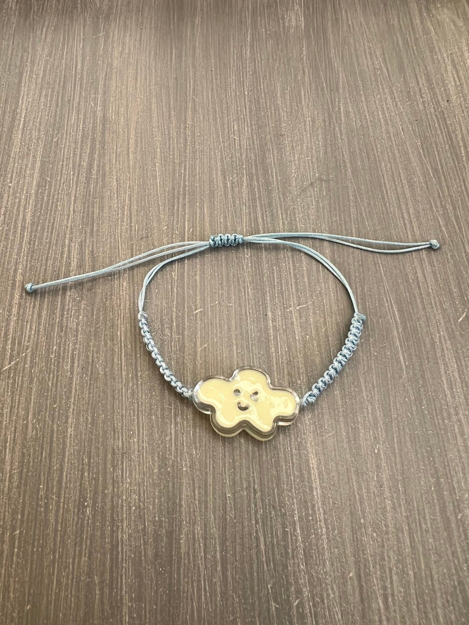 BRA44W-scaled-1.jpeg Βραχιόλι μακραμέ γαλάζιο σύννεφο - Image 1