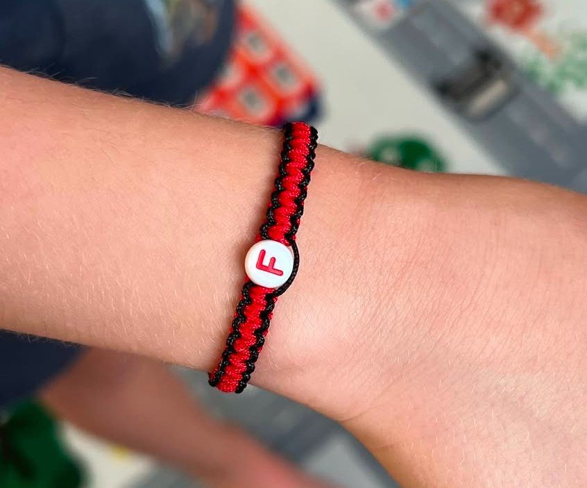 BRA53.jpeg Βραχιόλι μακραμέ μονόγραμμα F - Image 1