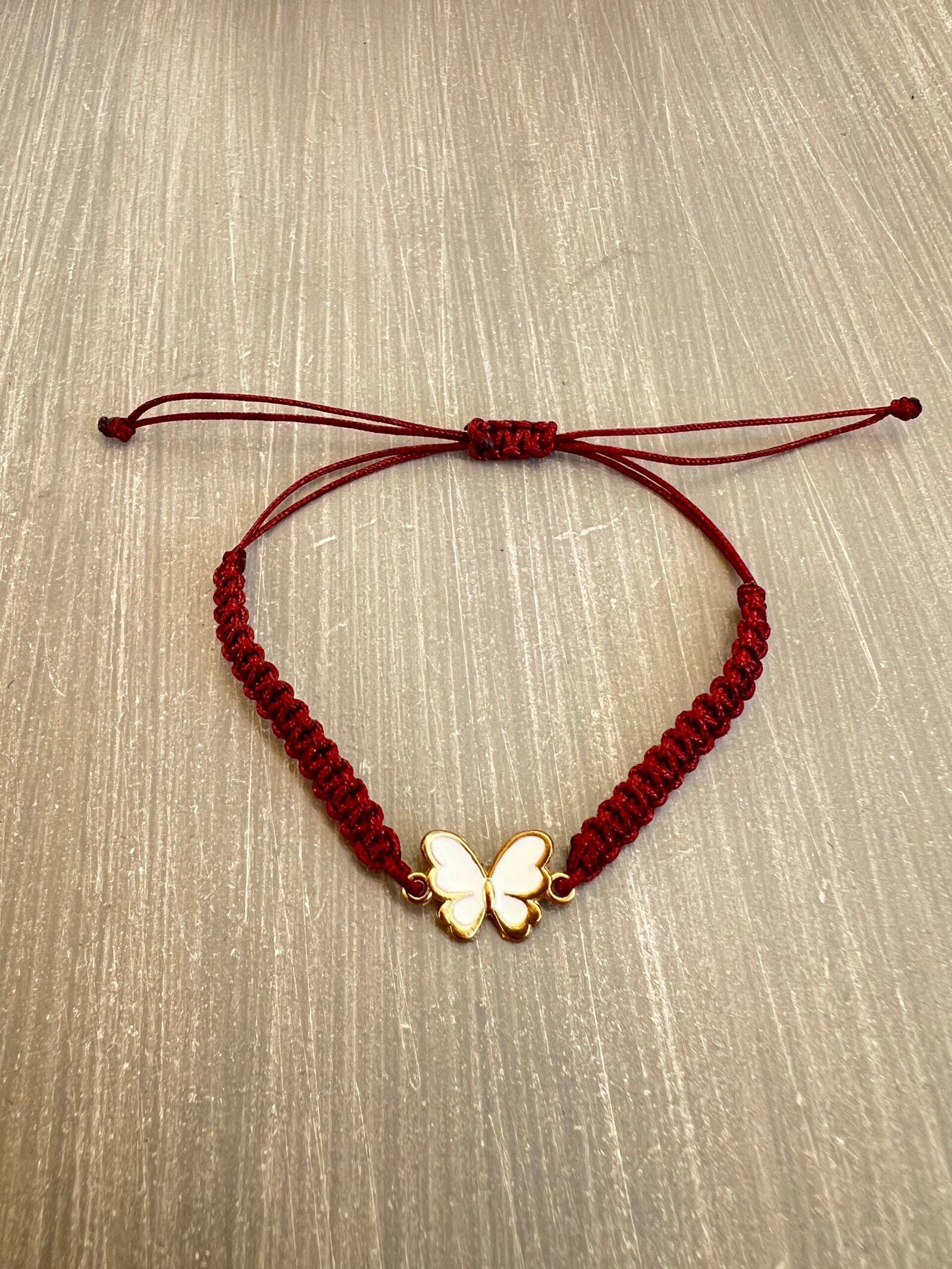 BRA84W-scaled-1.jpeg Βραχιόλι μακραμέ άσπρη πεταλούδα με καφέ κορδόνι - Image 1