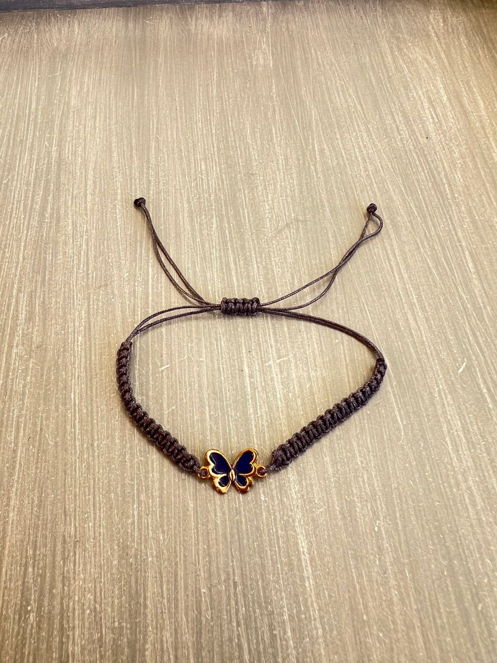 BRA86W-scaled-1.jpeg Βραχιόλι μακραμέ μπλε πεταλούδα με γκρι κορδόνι - Image 1