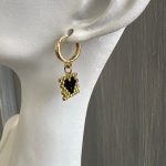 Χρυσοί κρίκοι με καρδιές κεντημένες με χάντρες Miyuki