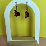 Ασημί κρίκοι με τη Minnie κεντημένη με χάντρες Miyuki