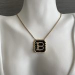 Κολιέ μονόγραμμα Β κεντημένο με χάντρες Miyuki