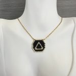 Κολιέ μονόγραμμα Δ κεντημένο με χάντρες Miyuki