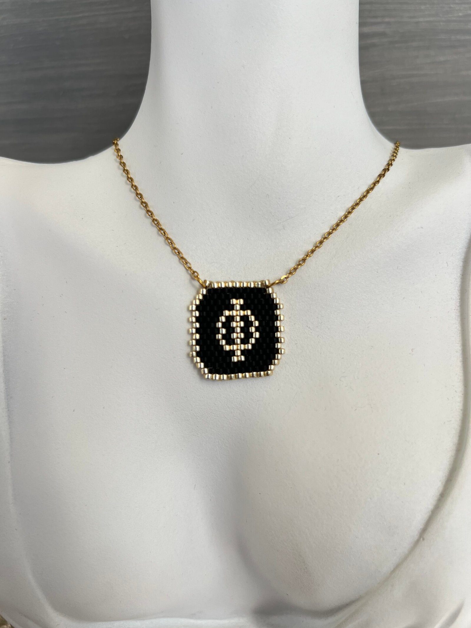 NEC109W-scaled-1.jpeg Κολιέ μονόγραμμα Φ κεντημένο με χάντρες Miyuki - Image 1