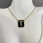 Κολιέ μονόγραμμα Τ κεντημένο με χάντρες Miyuki