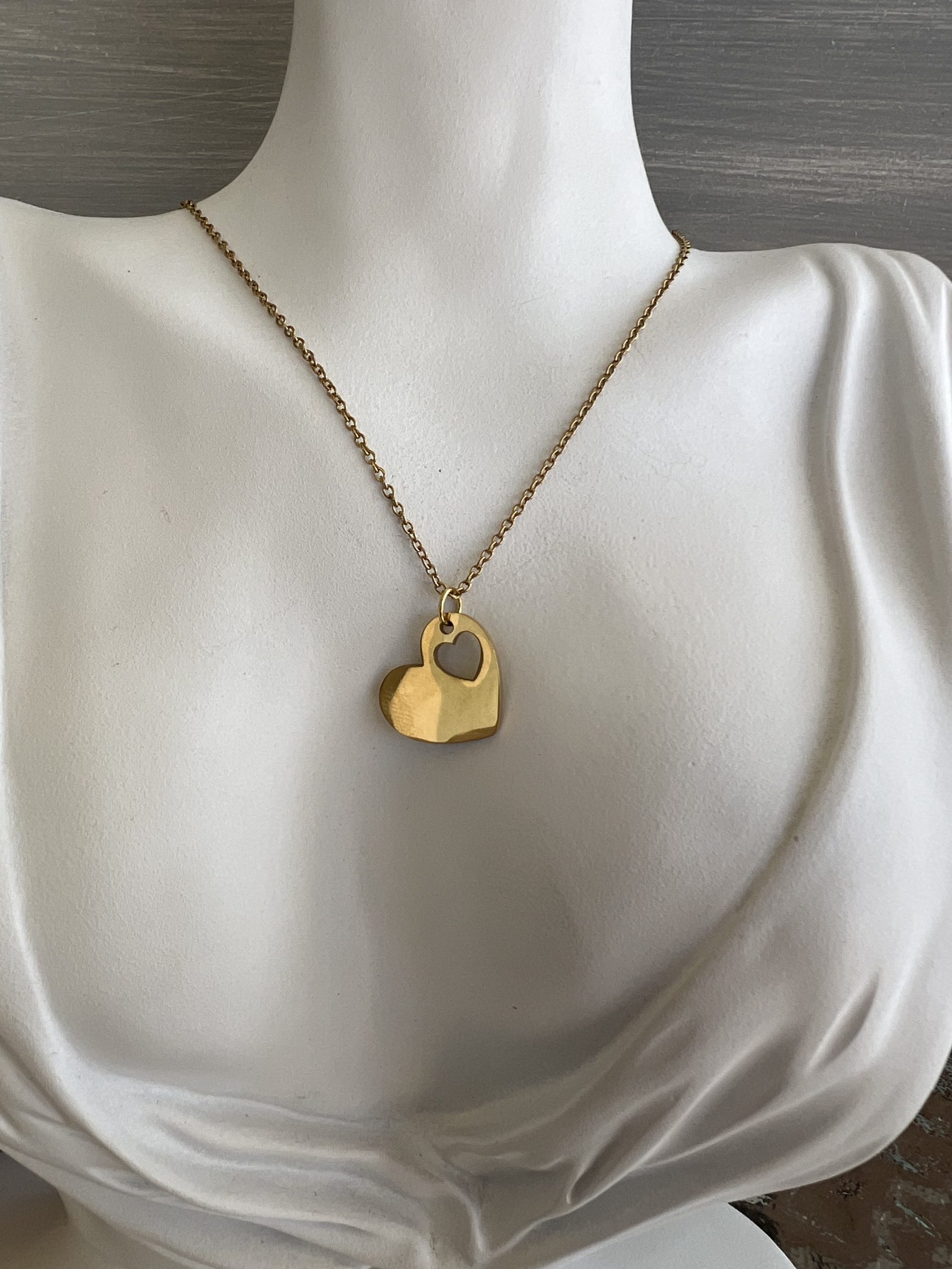 NEC119W Κολιέ χρυσή καρδιά με χρυσή αλυσίδα - Image 1