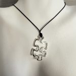 Κολιέ παζλ με κορδόνι