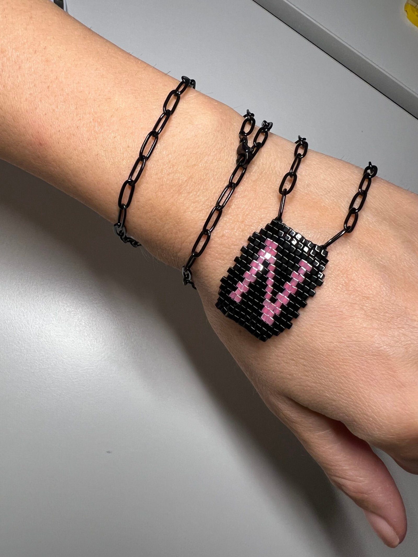 NEC72-scaled-1.jpeg Κολιέ μονόγραμμα Ν κεντημένο με χάντρες Miyuki square - Image 1