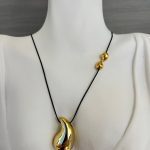 Κολιέ χρυσή σταγόνα με μαύρο κορδόνι