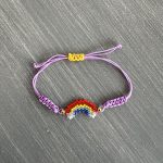 Βραχιόλι μακραμέ ουράνιο τόξο κεντημένο με χάντρες Miyuki