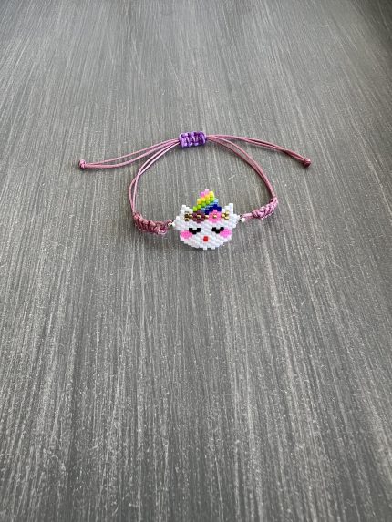 Βραχιόλι μακραμέ μονόκερος κεντημένο με χάντρες Miyuki