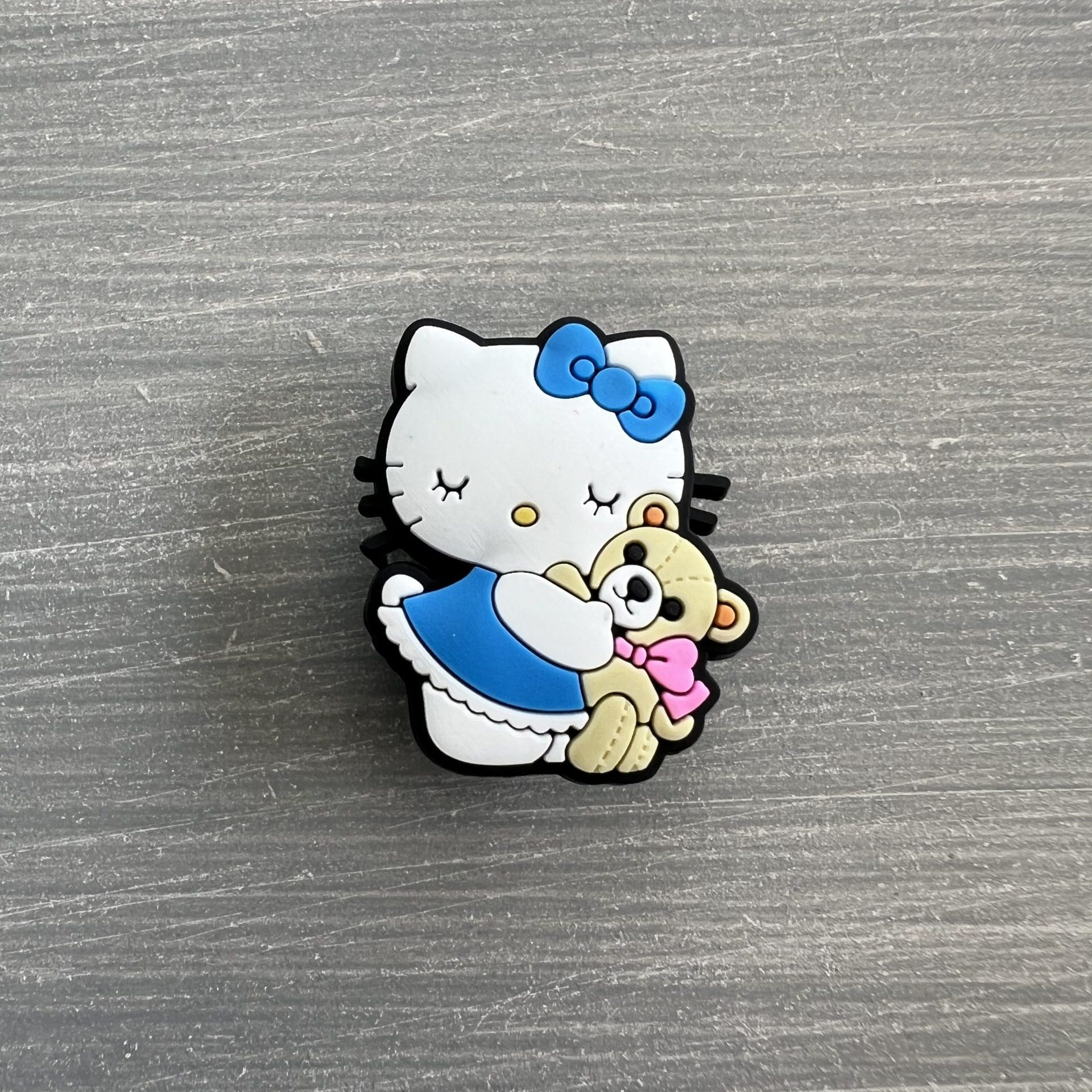 CR132 Αξεσουάρ Crocs Hello Kitty - Image 1