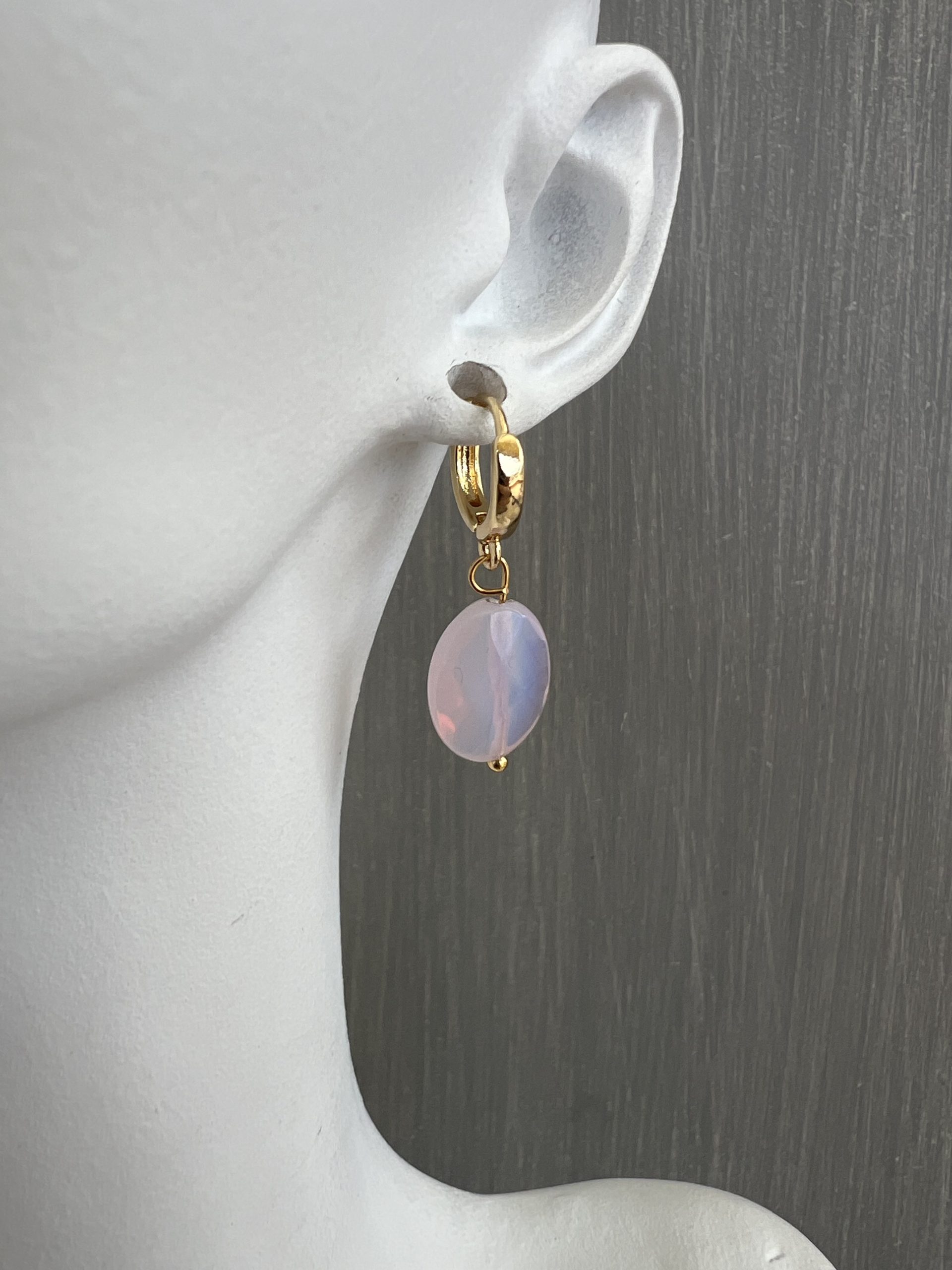 EAR78 Χρυσοί κρίκοι με φεγγαρόπετρες - Image 1