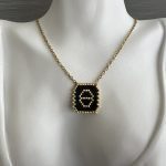 Κολιέ μονόγραμμα Θ κεντημένο με χάντρες Miyuki