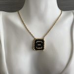 Κολιέ μονόγραμμα Ξ κεντημένο με χάντρες Miyuki