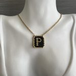 Κολιέ μονόγραμμα Ρ κεντημένο με χάντρες Miyuki