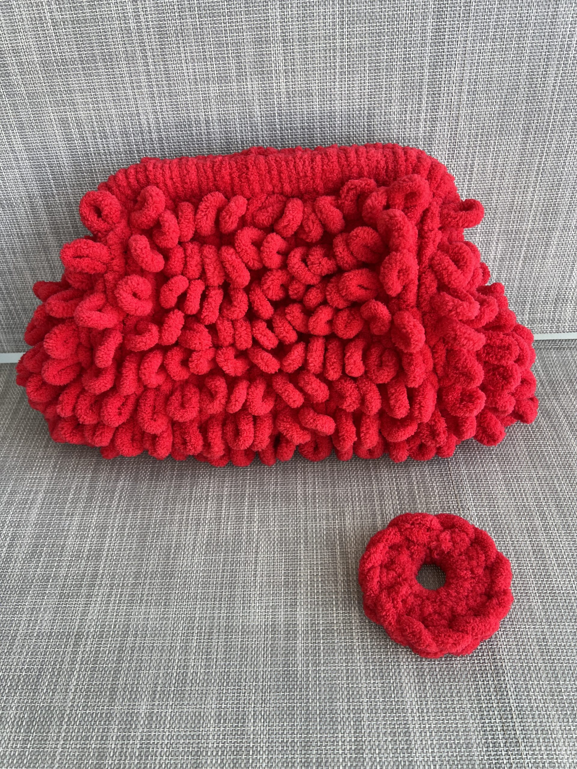 BG12 Puffy Bag Red 25cm - Image 1