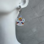 Ασημί κρίκοι με μονόκερο κεντημένο με χάντρες Miyuki