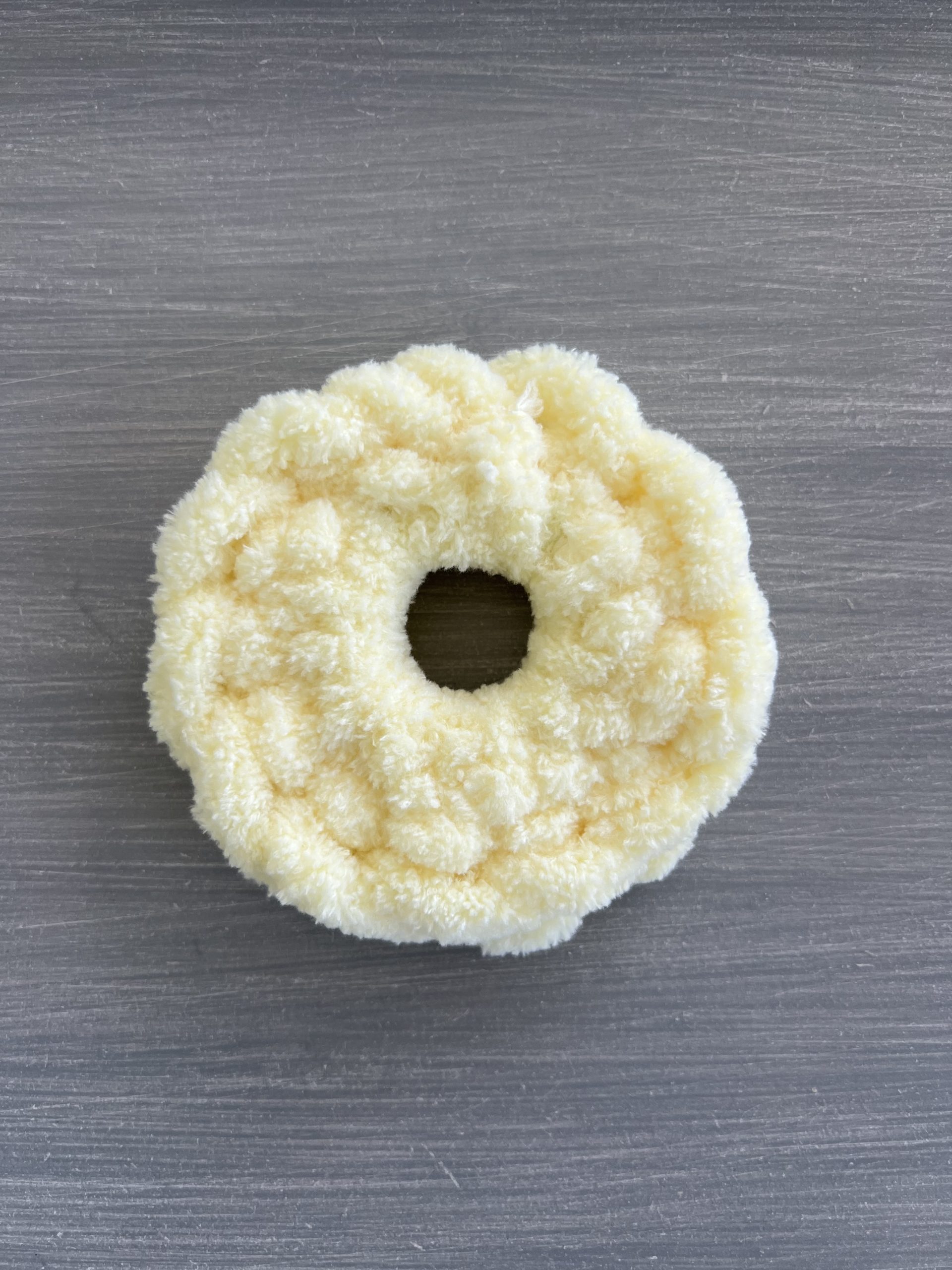HR32 Puffy Scrunchie Yellow Lemon - Image 1
