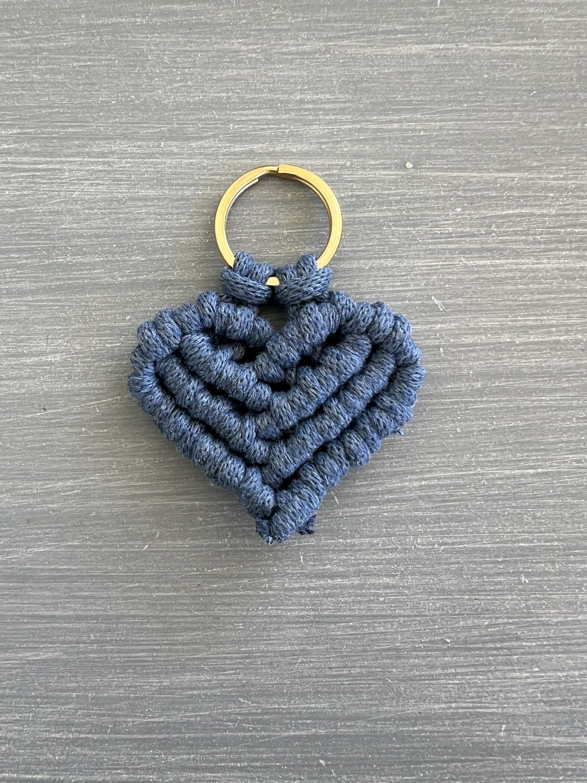 KEY56 Μπρελόκ μπλε καρδιά μακραμέ - Image 1