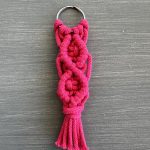 Μπρελόκ φούξια μακραμέ