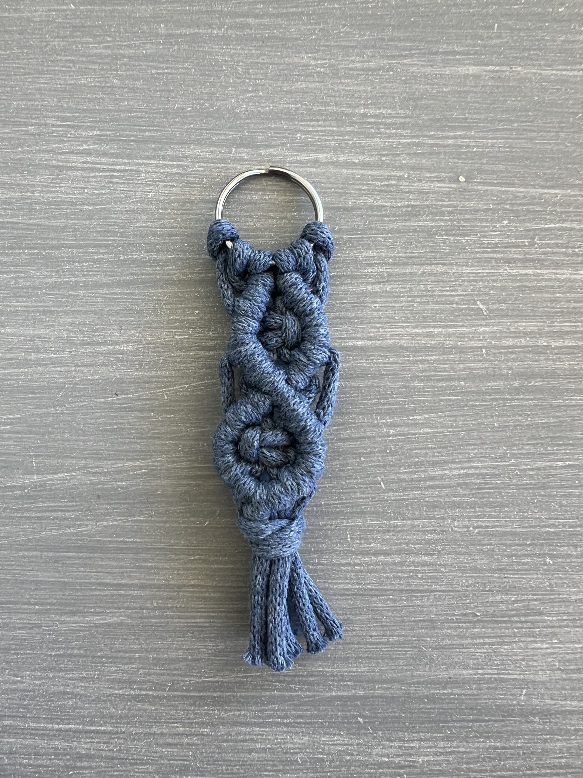 KEY65 Μπρελόκ μπλε μακραμέ - Image 1