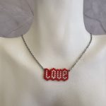 Κολιέ love κεντημένο με χάντρες Miyuki και ασημί αλυσίδα