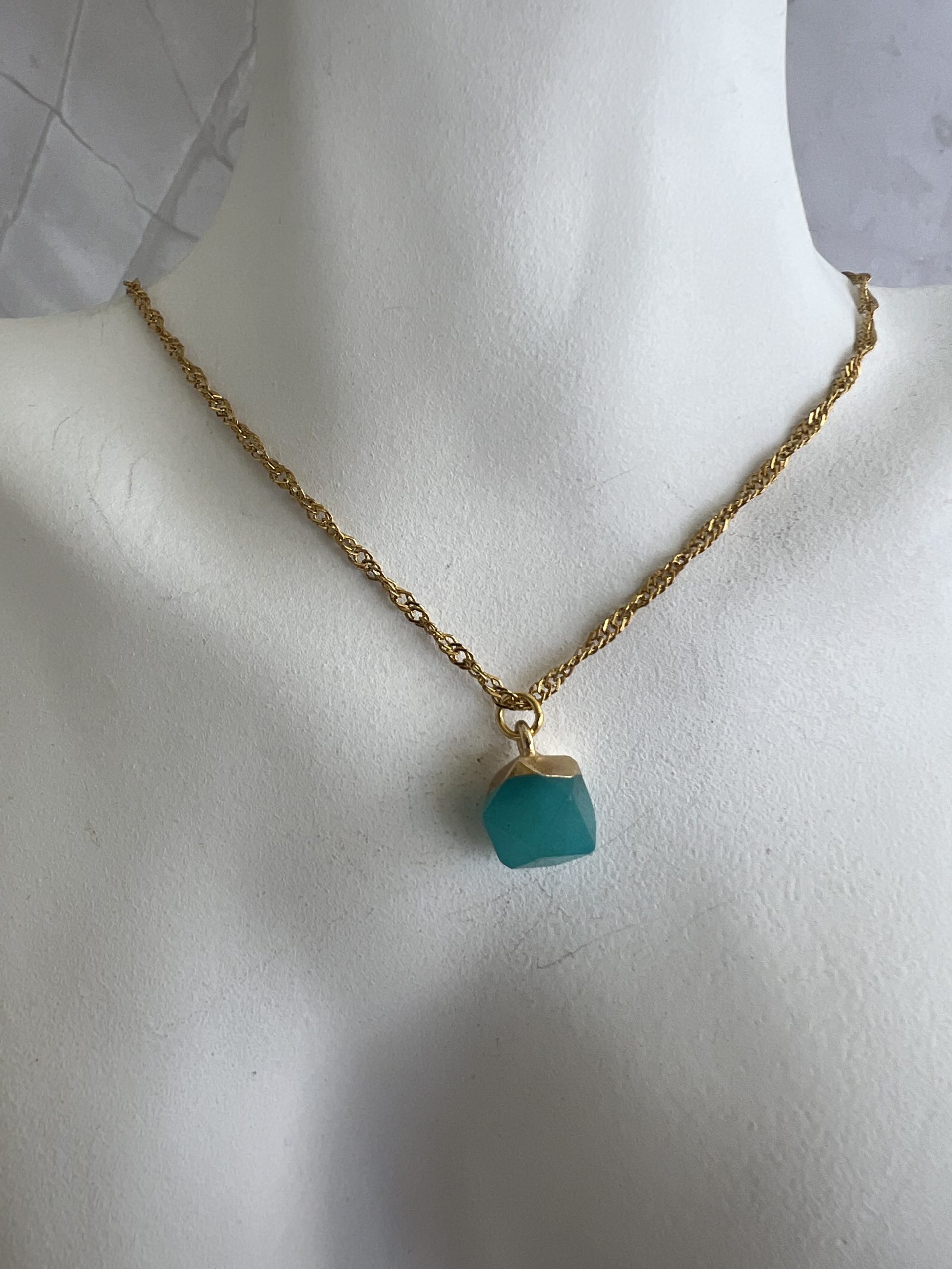 NEC177 Κολιέ με τυρκουάζ πέτρα και χρυσή αλυσίδα - Image 1