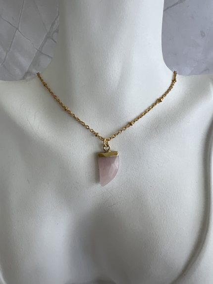 Κολιέ με ροζ πέτρα και χρυσή αλυσίδα