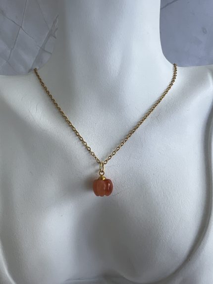 Κολιέ κολοκύθα με χρυσή αλυσίδα