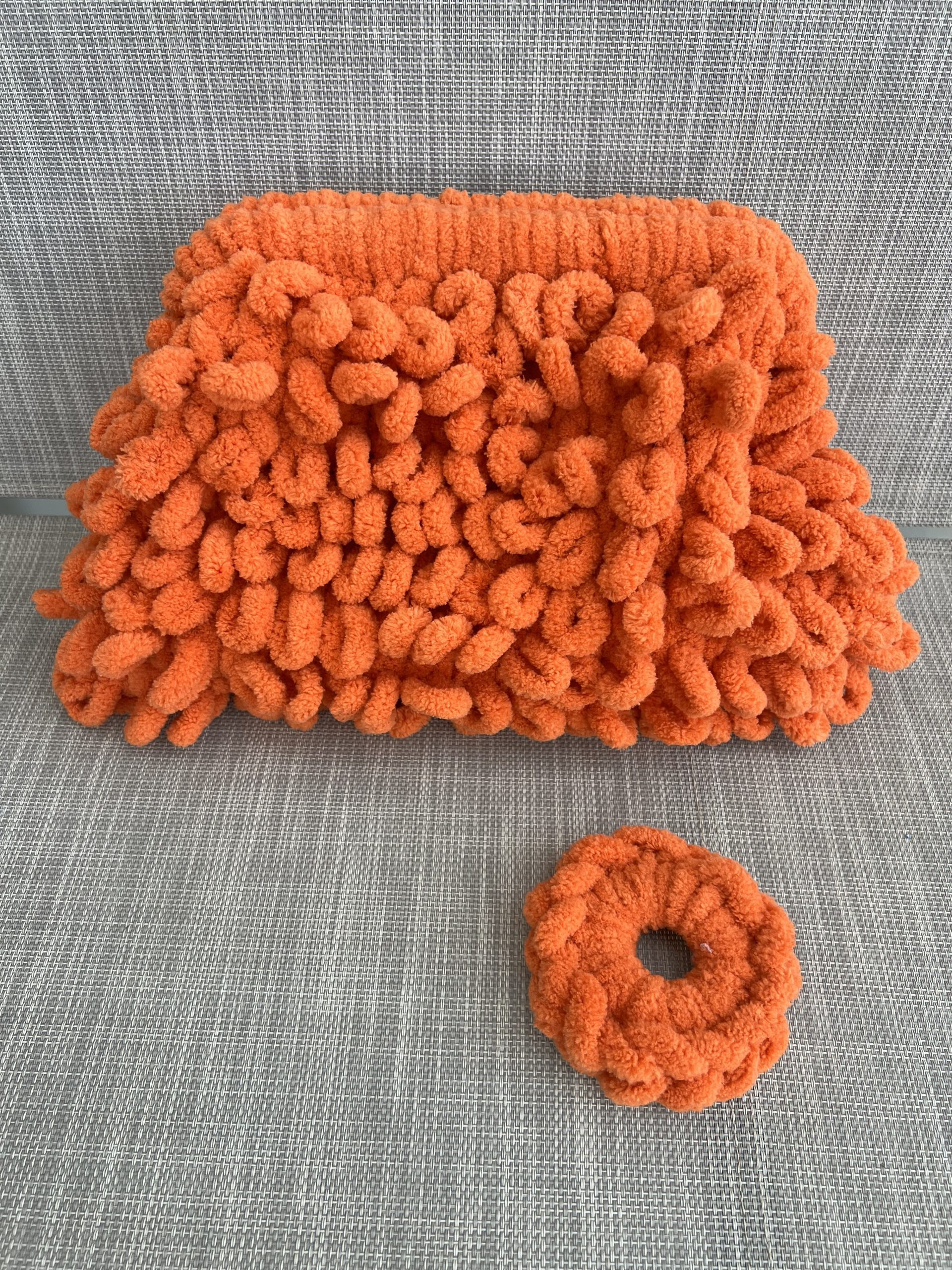 BG25B Puffy Bag Orange 25cm - Image 1