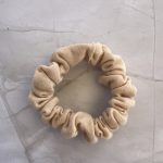 Λαστιχάκι για τα μαλλιά μπεζ σκούρο