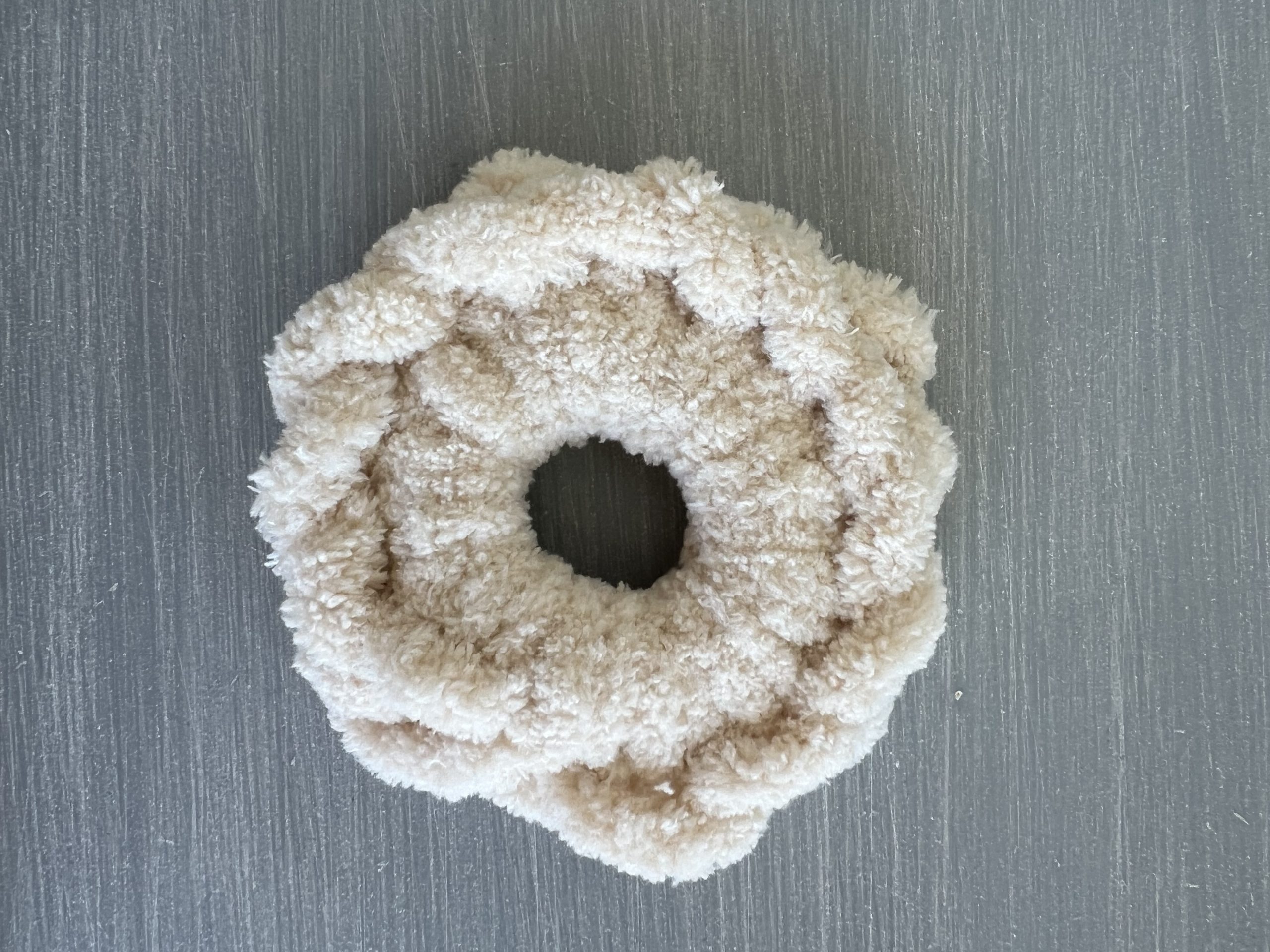 HR44 Puffy Scrunchie Honey Beige - Image 1