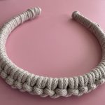 Στέκα για τα μαλλιά σε μπεζ χρώμα