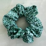 Scrunchie πράσινο πουά