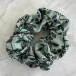 Scrunchie πράσινα φύλλα