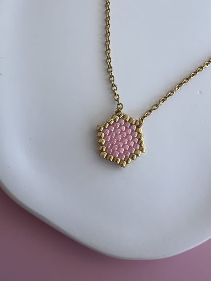 Κολιέ ροζ πολύγωνο κεντημένο με χάντρες Miyuki