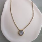 Κολιέ σιέλ πολύγωνο κεντημένο με χάντρες Miyuki