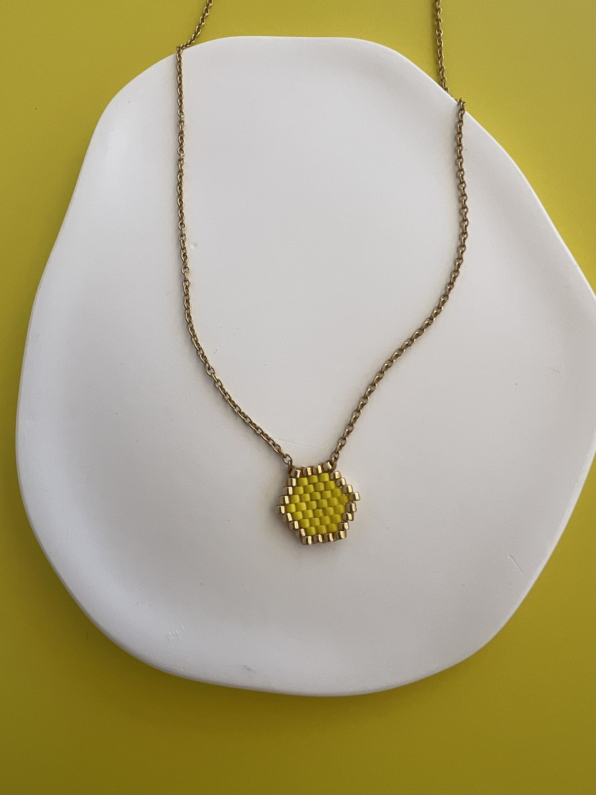 NEC355B Κολιέ κίτρινο πολύγωνο κεντημένο με χάντρες Miyuki - Image 1