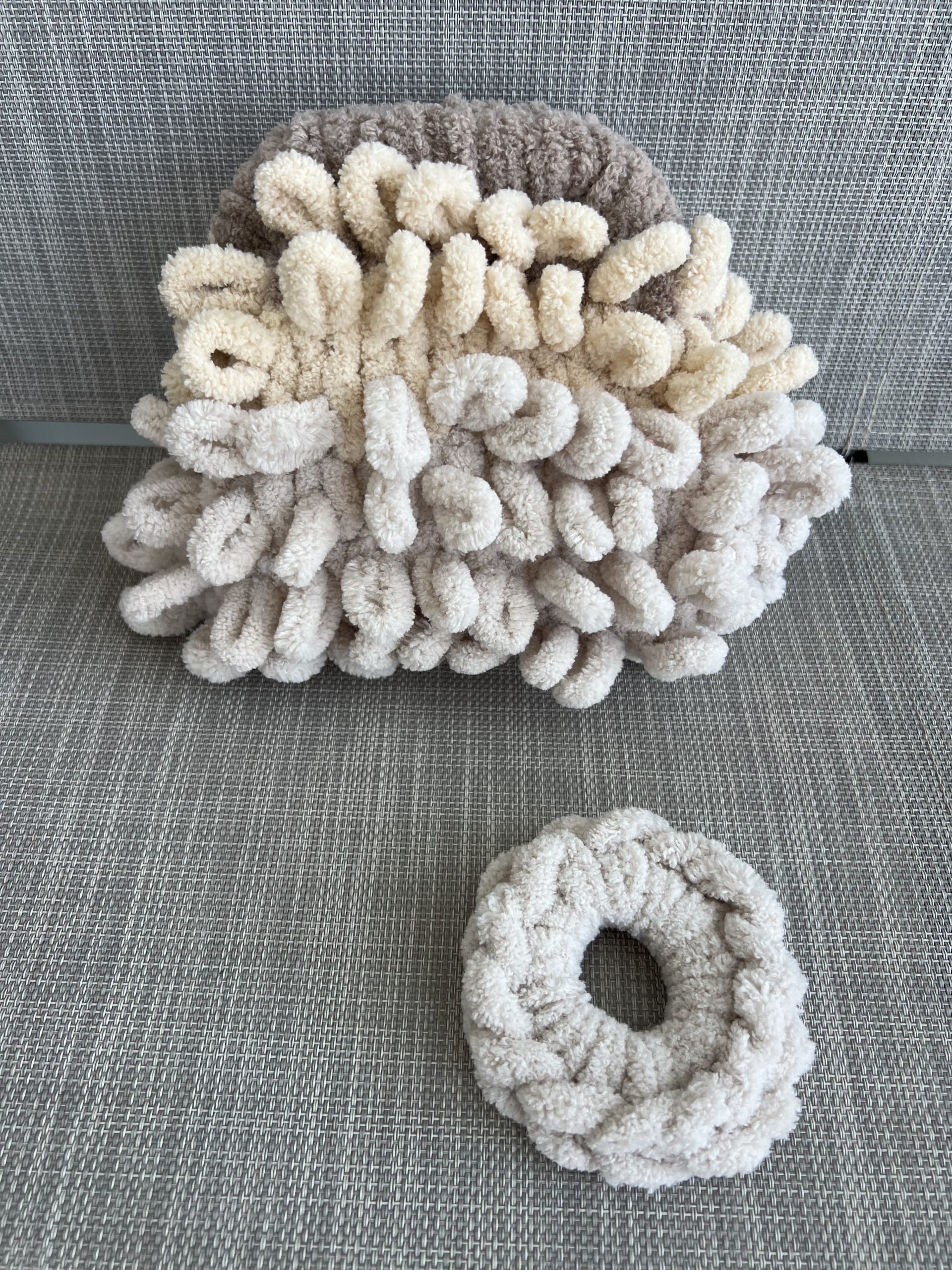 BG33 Puffy Bag Beige Multi 14cm - Image 1