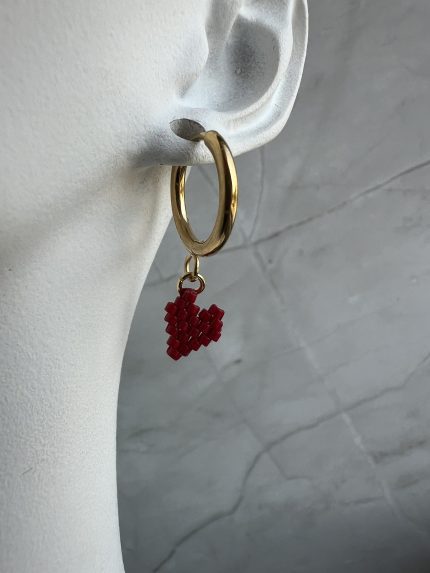 Χρυσοί κρίκοι με κόκκινη καρδιά κεντημένη με χάντρες Miyuki