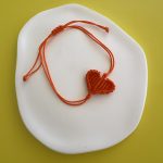 Βραχιόλι πορτοκαλί καρδιά μακραμέ