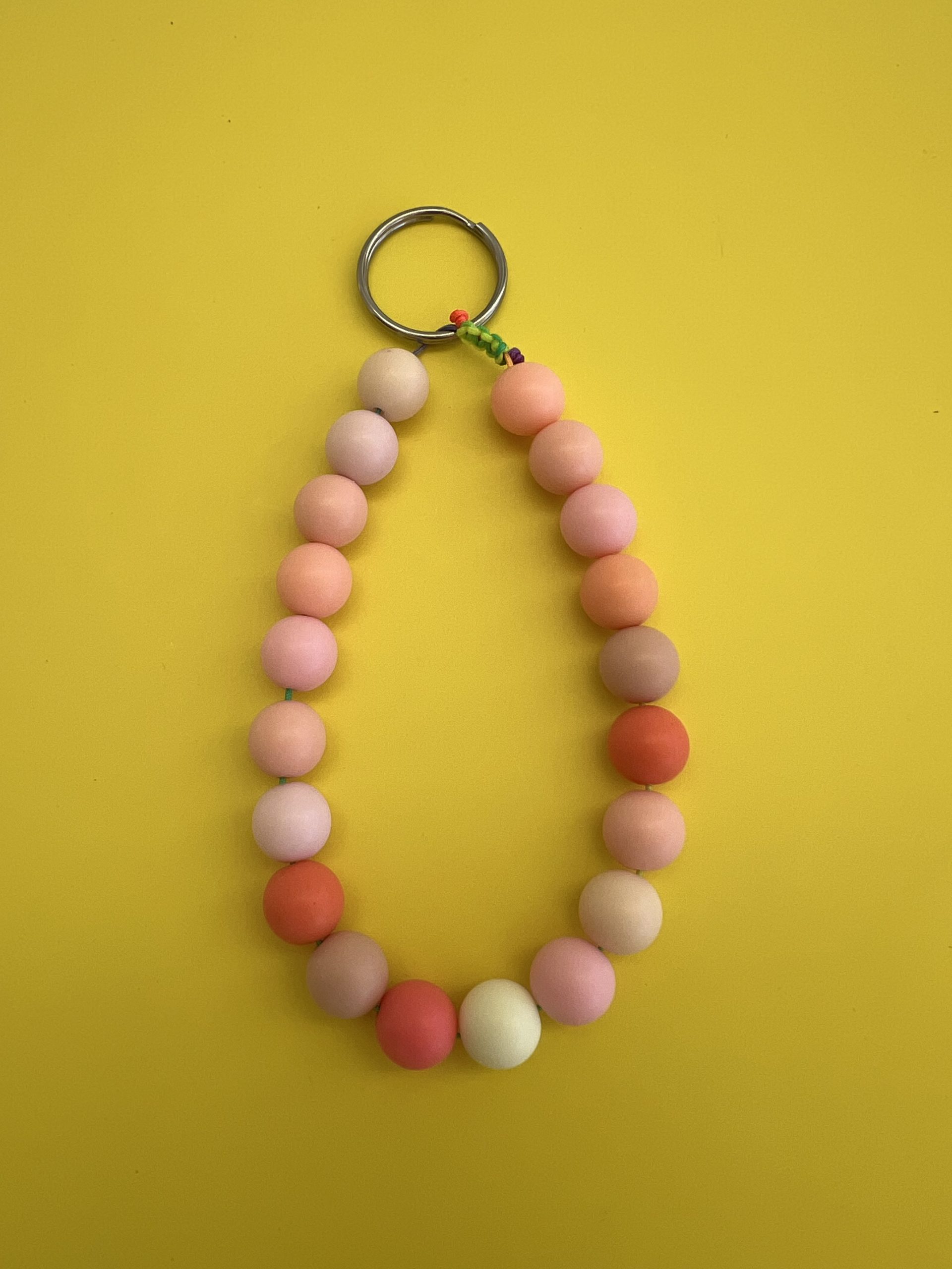 KEY120 Μπρελόκ πολύχρωμες χάντρες - Image 1