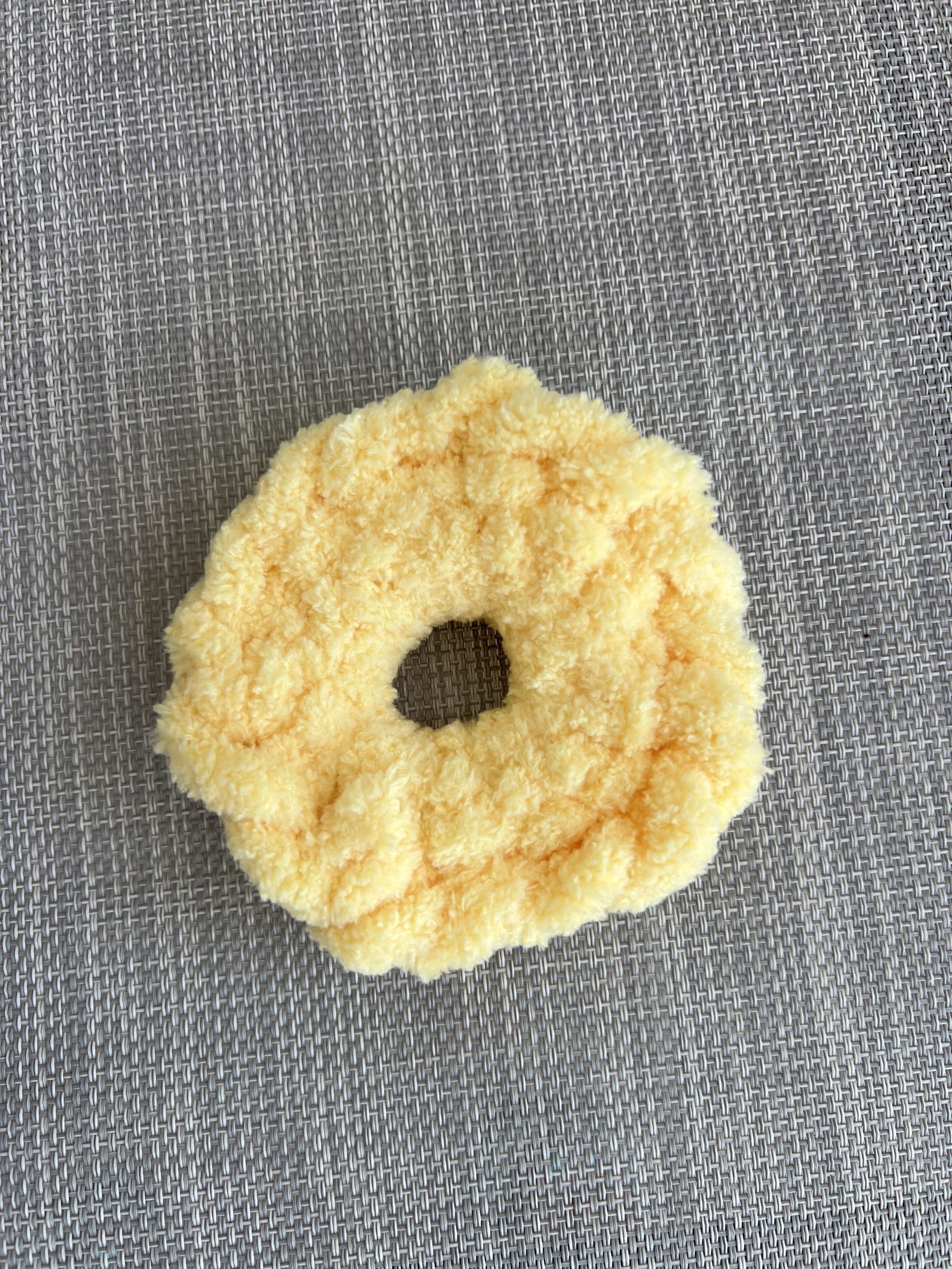HR95 Puffy Scrunchie Yellow - Image 1