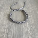 Βραχιόλι μακραμέ γκρι