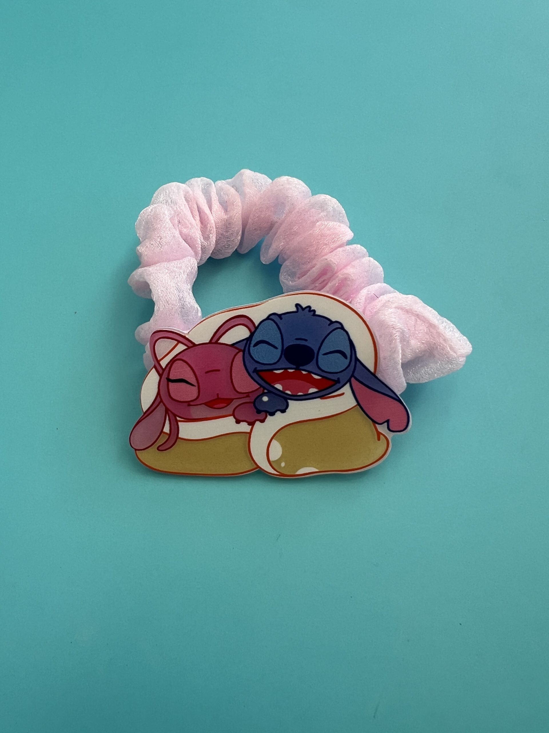 HR102 Scrunchie Stitch & Angel - Image 1